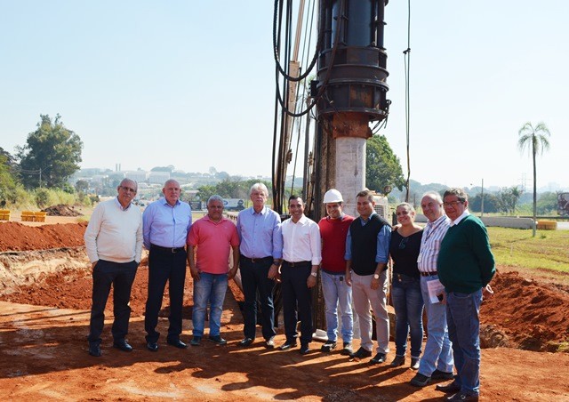 2018523_FOTO - Vereadores acompanham prefeito nas obras do viaduto da Ampelio Gazzetta